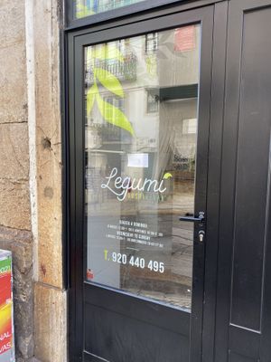 When you get there and they have a sign saying closed today. 😢 at Legumi Sushi Vegan in Lisbon