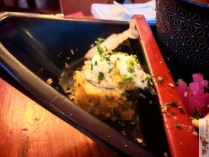 Fried tofu maki at Legumi Sushi Vegan in Lisbon