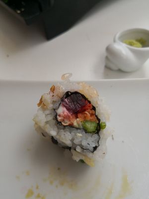 Beet, cream cheese, asparagus 8.5/10 at Legumi Sushi Vegan in Lisbon