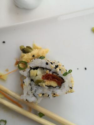 Dried tomato, asparagus, caper, mayo 7/10 at Legumi Sushi Vegan in Lisbon