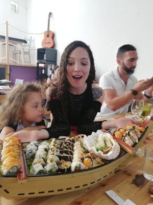 Sushi a descrição...degustação fabulosa.... at Legumi Sushi Vegan in Lisbon