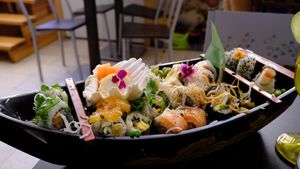 The famous sushi boat at Legumi Sushi Vegan in Lisbon