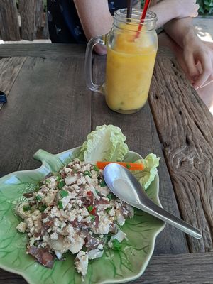 Mushroom and tofu salad and mango shake at Hug in Chiang Mai