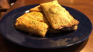 Empanadas de queso at Veggie Lunch in Santiago