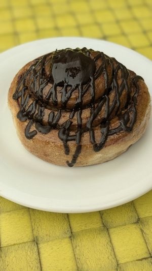 🥧🍫 Cinnamon Chocolate Roll at Veggie Lunch in Santiago