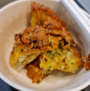 Vege fritters ~ eat hot on the spot!!!  ~ 8/12/21 at Thunder Tree 擂茶树 - VivoCity in Central Singapore