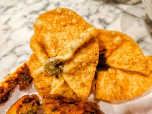 Fried wan ton at Thunder Tree 擂茶树 - VivoCity in Central Singapore