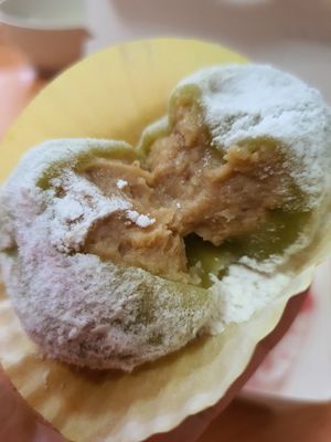 Lotus paste fillings ~ Circuit Breaker Period Phase 2 at Thunder Tree 擂茶树 - VivoCity in Central Singapore