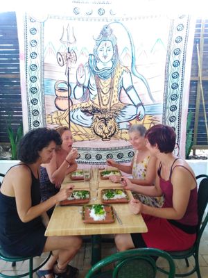 Customers at Maya Papaya in Oaxaca