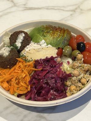 Avocado salad  at Chick Peace 칙피스 - Gangnamgu in Seoul