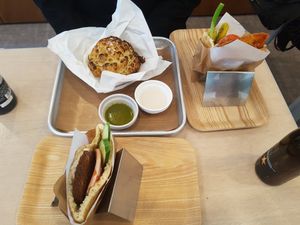 The cauliflower is awesome. at Chick Peace 칙피스 - Gangnamgu in Seoul