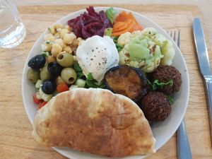 Vegan salad at Chick Peace 칙피스 - Gangnamgu in Seoul