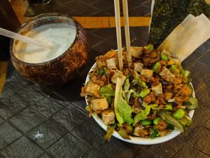 Poke vegano de tofu e coco loko at Samba Fresh in Belo Horizonte