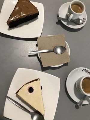 Muy bueno todo!  at La Piparra in Bilbao