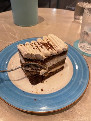 6 out of 7 dessert options are vegan! 🌱  at Privé - Wheelock Place in Central Singapore