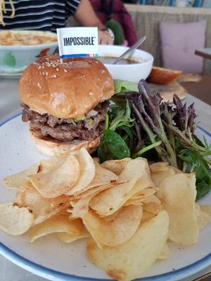 Impossible burger! Awesome 🍔 at Privé - Wheelock Place in Central Singapore