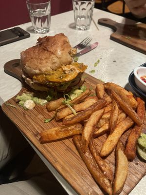 chicken burger  at Tyranny of Distance in Windsor