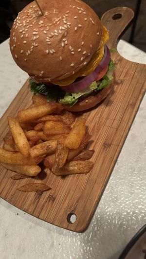 Cheeseburger   at Tyranny of Distance in Windsor