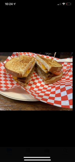 💚 at Munchies Vegan Diner in Santa Ana