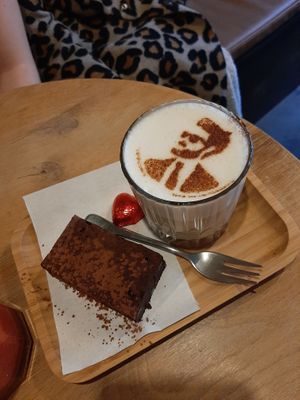  at Mr. Morris in Tilburg