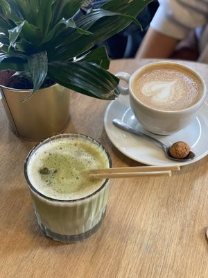 Matcha latte and coffee  at Mr. Morris in Tilburg