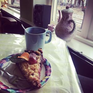 Coffee and a vegan cake at Toet in Groningen
