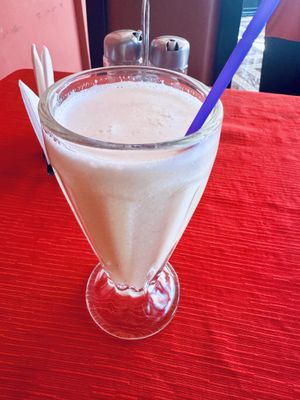 Jugo de piña natural  at Mauraz in Copacabana