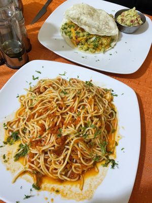 Spaghetti pomodoro (big portion, not bad) and vegan tacos (2 very small tacos, not very good - except the guac)  at Mauraz in Copacabana