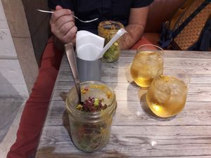 salade et ginger beer at Hideout Burrito in Tokyo