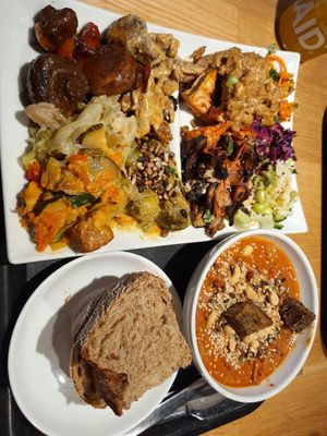 Alles mega lecker at Sattgrün Kolumba Viertel - Mitte in Cologne