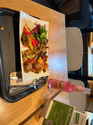 Großer Teller   at Sattgrün Kolumba Viertel - Mitte in Cologne