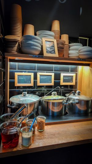 Le choix entre trois soupes at Sattgrün Kolumba Viertel - Mitte in Cologne