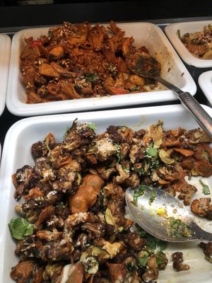 pasta and roasted cauliflower   at Sattgrün Kolumba Viertel - Mitte in Cologne