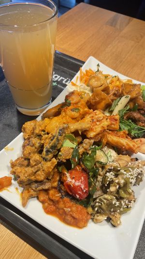 Buffet and apple juicee  at Sattgrün Kolumba Viertel - Mitte in Cologne