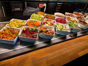 Salad bar at Sattgrün Kolumba Viertel - Mitte at Sattgrün Kolumba Viertel - Mitte in Cologne