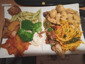 Vegan plate at Sattgrün Kolumba Viertel - Mitte in Cologne