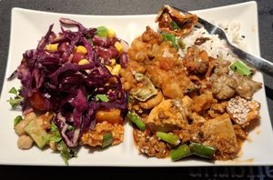 Salad and hot options at Sattgrün Kolumba Viertel - Mitte in Cologne