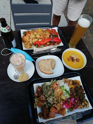 So much food at Sattgrün Kolumba Viertel - Mitte in Cologne