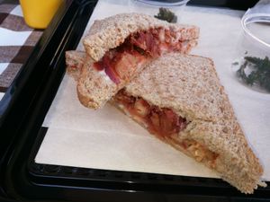 BBQ Jackfruit sandwich at Vegetate in Aylesbury