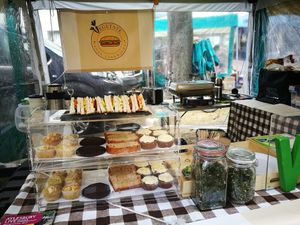Cakes and cookies, Kale Chips at Vegetate in Aylesbury