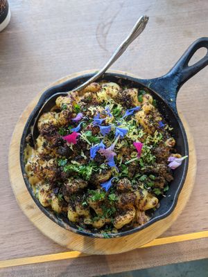 Vegan Mac 😍 at Satellite in Santa Barbara