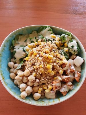 selfmade bowl at One Happy Bowl in Noord