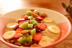 smoothie bowl at One Happy Bowl in Noord