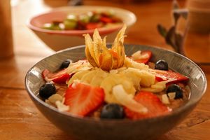 oatmeal at One Happy Bowl in Noord