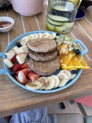   at One Happy Bowl in Noord