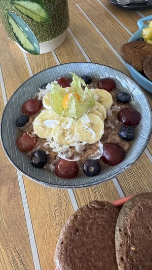 Oats  at One Happy Bowl in Noord