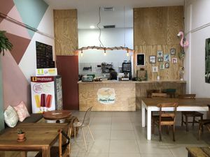 Counter at One Happy Bowl in Noord