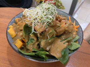 Create you own bowls  at One Happy Bowl in Noord