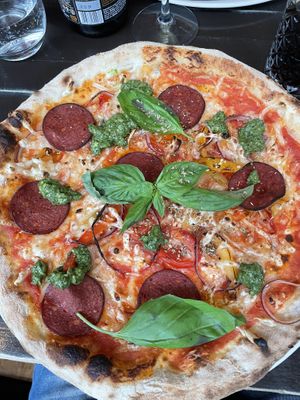 Vegan salame pizzaa  at MammaMia in The Hague