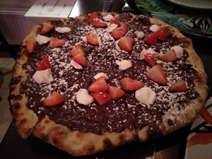Amazing vegan Nutella pizza! at MammaMia in The Hague